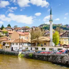 Czy Sarajewo jest bezpieczne? Aktualne informacje i porady dla turystów