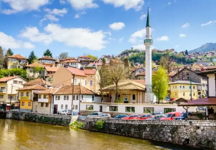 Czy Sarajewo jest bezpieczne? Aktualne informacje i porady dla turystów
