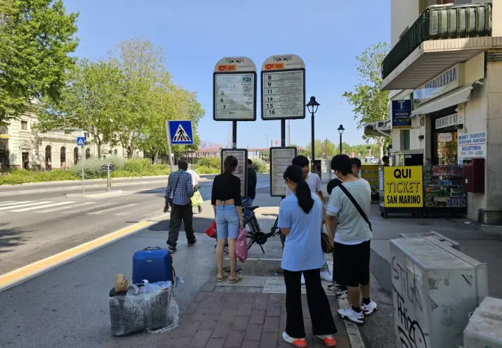 Jak dojechać z lotniska Forli do Rimini? Sprawdź najlepsze opcje podróży