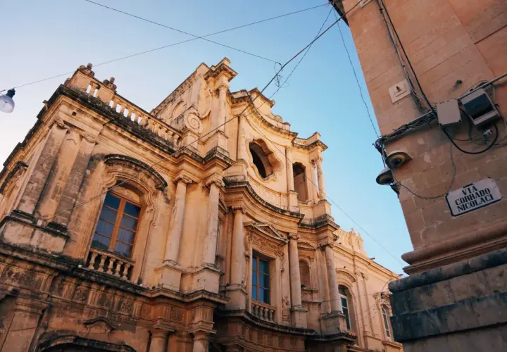 Czy w Palermo jest bezpiecznie? Poznaj prawdę o stolicy Sycylii