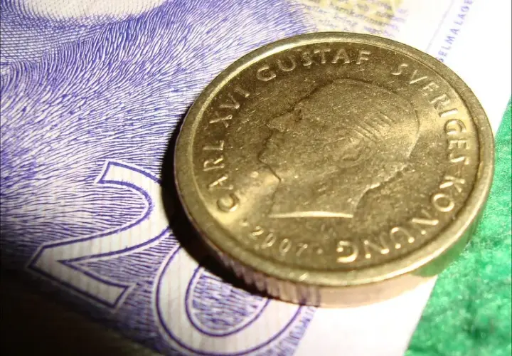 Jaka waluta w Szwecji? Wszystko o koronie szwedzkiej i płatnościach