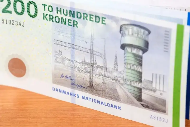 Zdjęcie Jaką walutę obowiązkowo zabrać do Danii? Korona duńska (DKK) i praktyczne porady