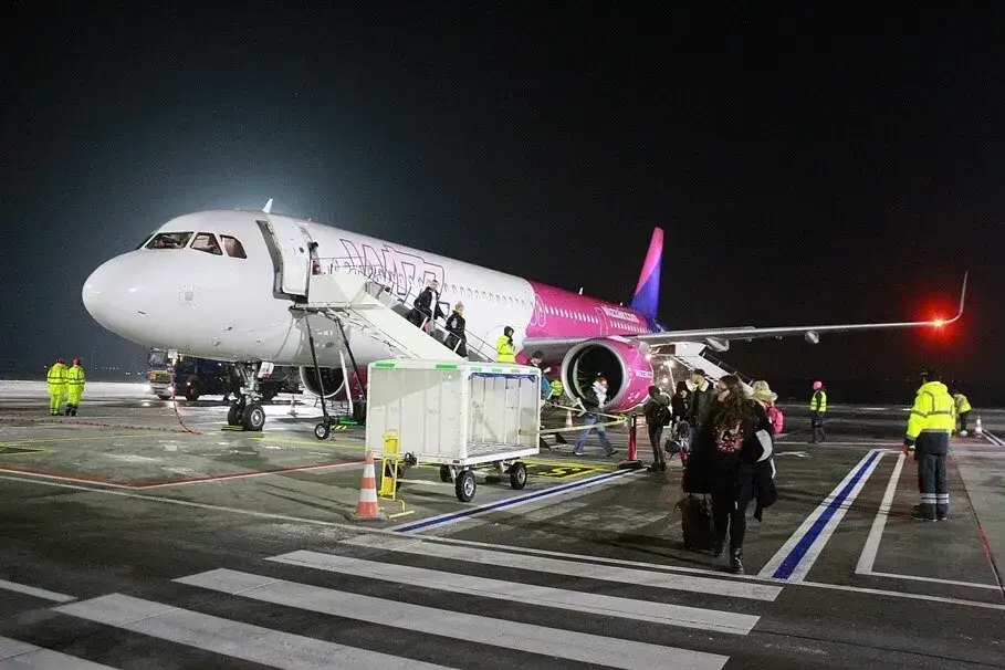 Zdjęcie Wizzair kiedy być na lotnisku, aby uniknąć stresu przed lotem